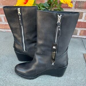 SOREL Black Mid Calf Boots
